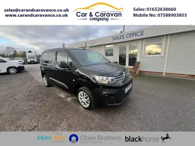 Second-hand Citroën Berlingo 100 CP (73 kW) 2021 Negru Monovolum