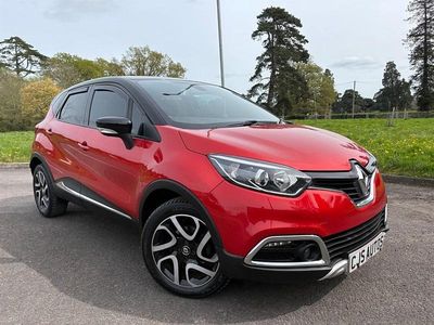 Used Renault Captur Signature 2017 Red/black SUV