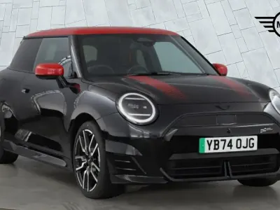 Używany Mini Cooper SE Hatch 158 kW (215 KM) 2024 Czarny Hatchback