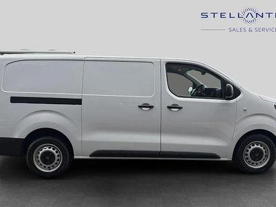 Used Peugeot Expert 143 HP (105 kW) 2025 White Van