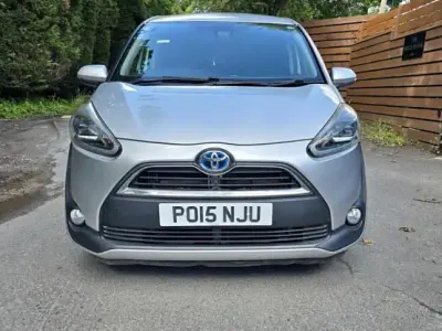 Used Toyota Sienta 116 HP (85 kW) 2026 Silver MPV
