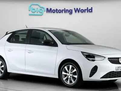 Used Vauxhall Corsa Design Edition 75 HP (55 kW) 2022 White Hatchback