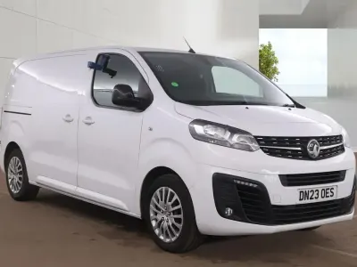 Used Vauxhall Vivaro 120 HP (88 kW) 2023 White MPV
