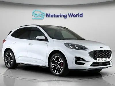 Usado Ford Kuga ST-Line X 225 HP (165 kW) 2022 Branco SUV