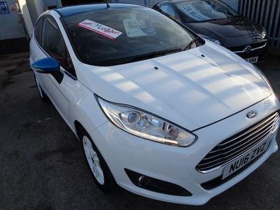 Used Ford Fiesta Zetec 82 HP (60 kW) 2016 White Hatchback