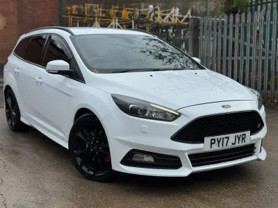 Używany Ford Focus ST 185 KM (136 kW) 2017 Biały Kombi