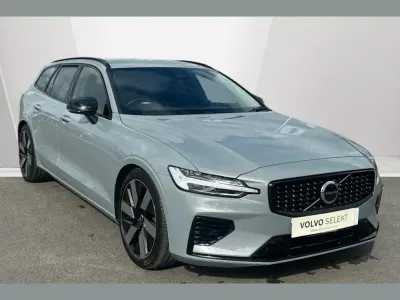Usado Volvo V60 Plus 345 HP (253 kW) 2025 Cinzento Carrinha