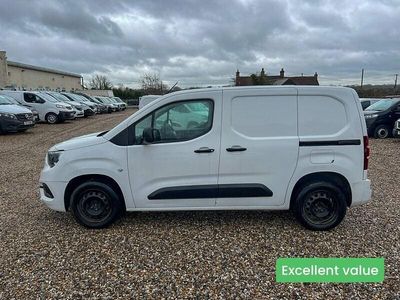 Used Vauxhall Combo Sportive 100 HP (73 kW) 2019 White MPV
