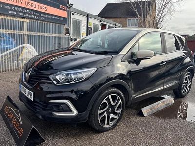 Used Renault Captur Iconic 90 HP (66 kW) 2018 Black/cream SUV