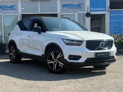 Used Volvo XC40 R-Design 197 HP (144 kW) 2020 White SUV