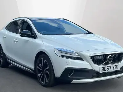 Usado Volvo V40 Pro 148 CV (108 kW) 2018 Blanco Utilitario