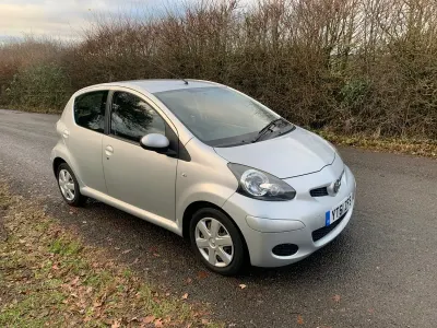 Used Toyota Aygo 68 HP (50 kW) 2011 Silver Hatchback