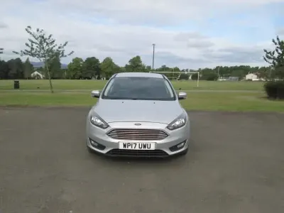 Used Ford Focus Zetec 125 HP (91 kW) 2017 Silver Hatchback