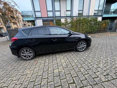 Toyota Auris Hybrid