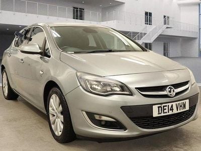 Used Vauxhall Astra Elite 115 HP (84 kW) 2014 Silver Hatchback
