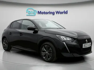 Used Peugeot e-208 Allure+ 100 kW (136 HP) 2023 Black Hatchback