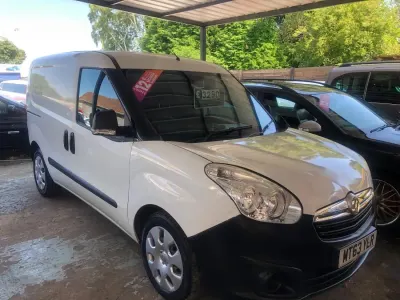 Used Vauxhall Combo 2013 White Hatchback