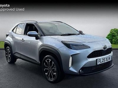 Used Toyota Yaris Hybrid Design 116 HP (85 kW) 2025 Silver metallic Estate