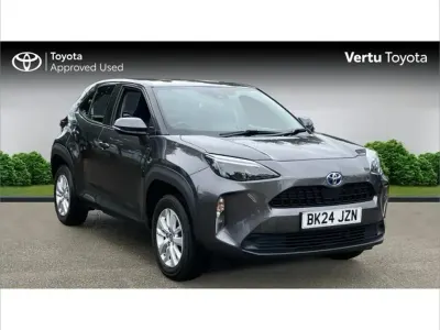 Used Toyota Yaris Cross 113 HP (83 kW) 2024 Grey SUV