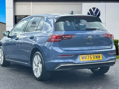 Used VW Golf VIII Style 204 HP (150 kW) 2026 Blue Hatchback