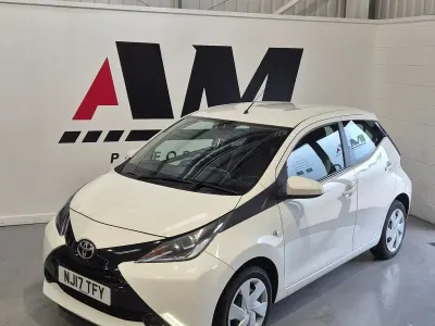 Used Toyota Aygo X-play 2017 White Hatchback