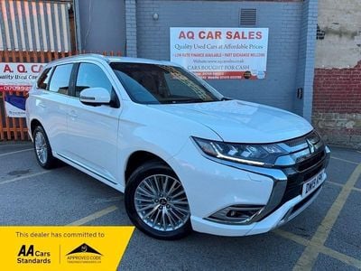 Used Mitsubishi Outlander P-HEV 2019 White Estate