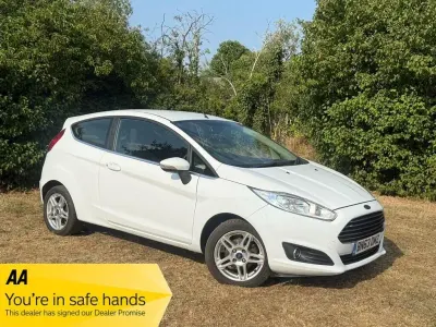 Used Ford Fiesta Zetec 82 HP (60 kW) 2013 White Hatchback