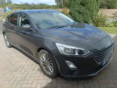 Usado Ford Focus Titanium X 150 CV (110 kW) 2018 Gris Utilitario
