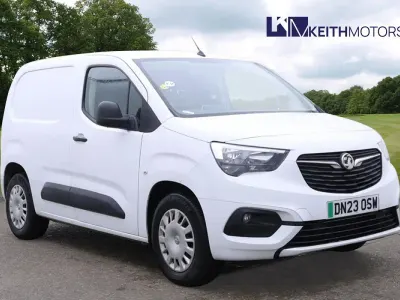 Used Vauxhall Combo Sportive 100 kW (136 HP) 2023 White MPV