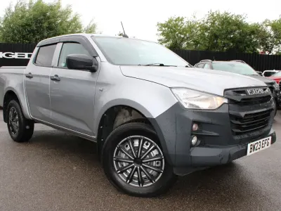 Used Isuzu D-Max 163 HP (119 kW) 2023 Silver Pickup