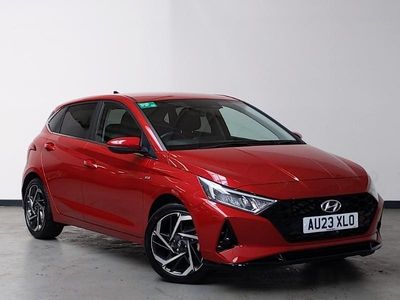 Używany Hyundai i20 Premium 100 KM (73 kW) 2023 Czerwony Hatchback