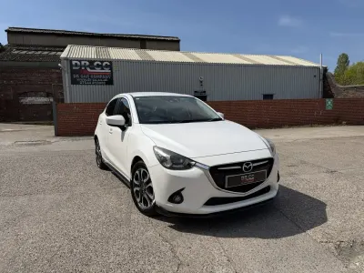 Używany Mazda 2 Inclusive 116 KM (85 kW) 2016 Biały Hatchback