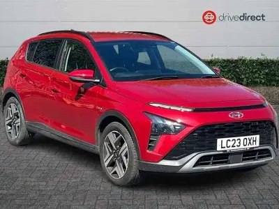 Begagnad Hyundai Bayon Premium 100 HK (73 kW) 2023 Röd SUV