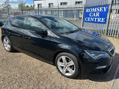 Usado Seat Leon FR 150 CV (110 kW) 2018 Negro Utilitario