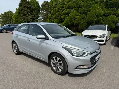 Used Hyundai i20 SE 100 HP (73 kW) 2015 Silver Hatchback