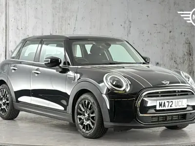 Begagnad Mini Cooper Classic 134 HK (98 kW) 2022 Svart Halvkombi