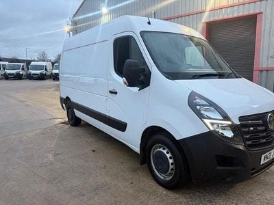 Used Vauxhall Movano 135 HP (99 kW) 2021 White MPV