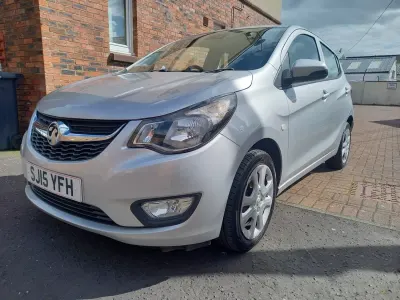 Second-hand Vauxhall Viva 75 CP (55 kW) 2015 Argintiu Hatchback