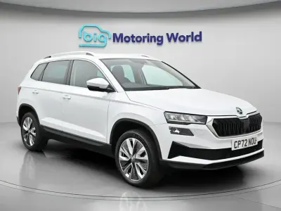 Używany Skoda Karoq SE L 150 KM (110 kW) 2023 Biały SUV