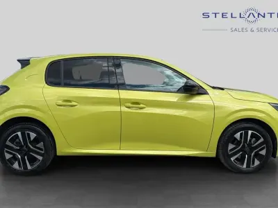 Used Peugeot 208 Allure 99 HP (72 kW) 2025 Yellow Hatchback