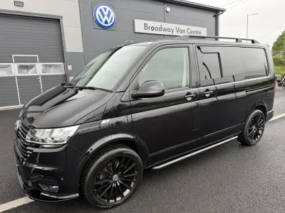 Begagnad VW Transporter Black Edition 2022 Svart Van