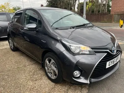 Used Toyota Yaris 101 HP (74 kW) 2016 Hatchback