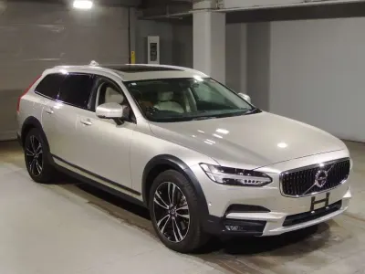 Used Volvo V90 CC 2017 Beige Estate