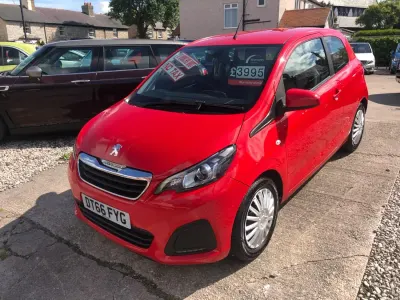 Used Peugeot 108 Active 68 HP (50 kW) 2017 Red Hatchback