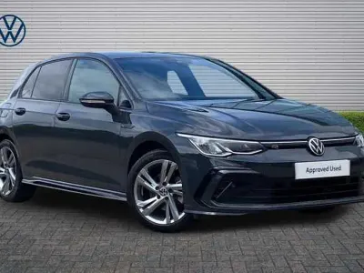 Begagnad VW Golf VIII R-line 150 HK (110 kW) 2022 Grå Halvkombi