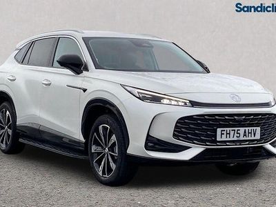 Solid white pearl New 2025 MG HS SE SUV | £24,489 (Fair price)