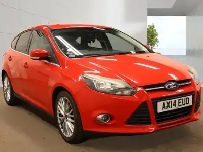 Usado Ford Focus Zetec 2014 Rojo Utilitario
