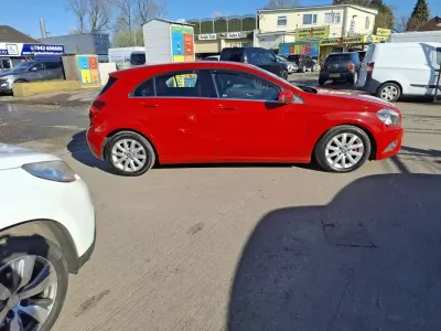 Used Mercedes A180 SE 2014 Red Hatchback