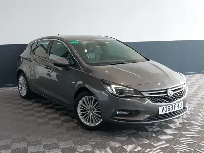 Second-hand Vauxhall Astra Elite 2018 Gri Hatchback