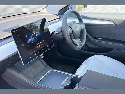 Używany Tesla Model 3 Performance 461 kW (627 KM) 2022 Niebieski Sedan/Limuzyna